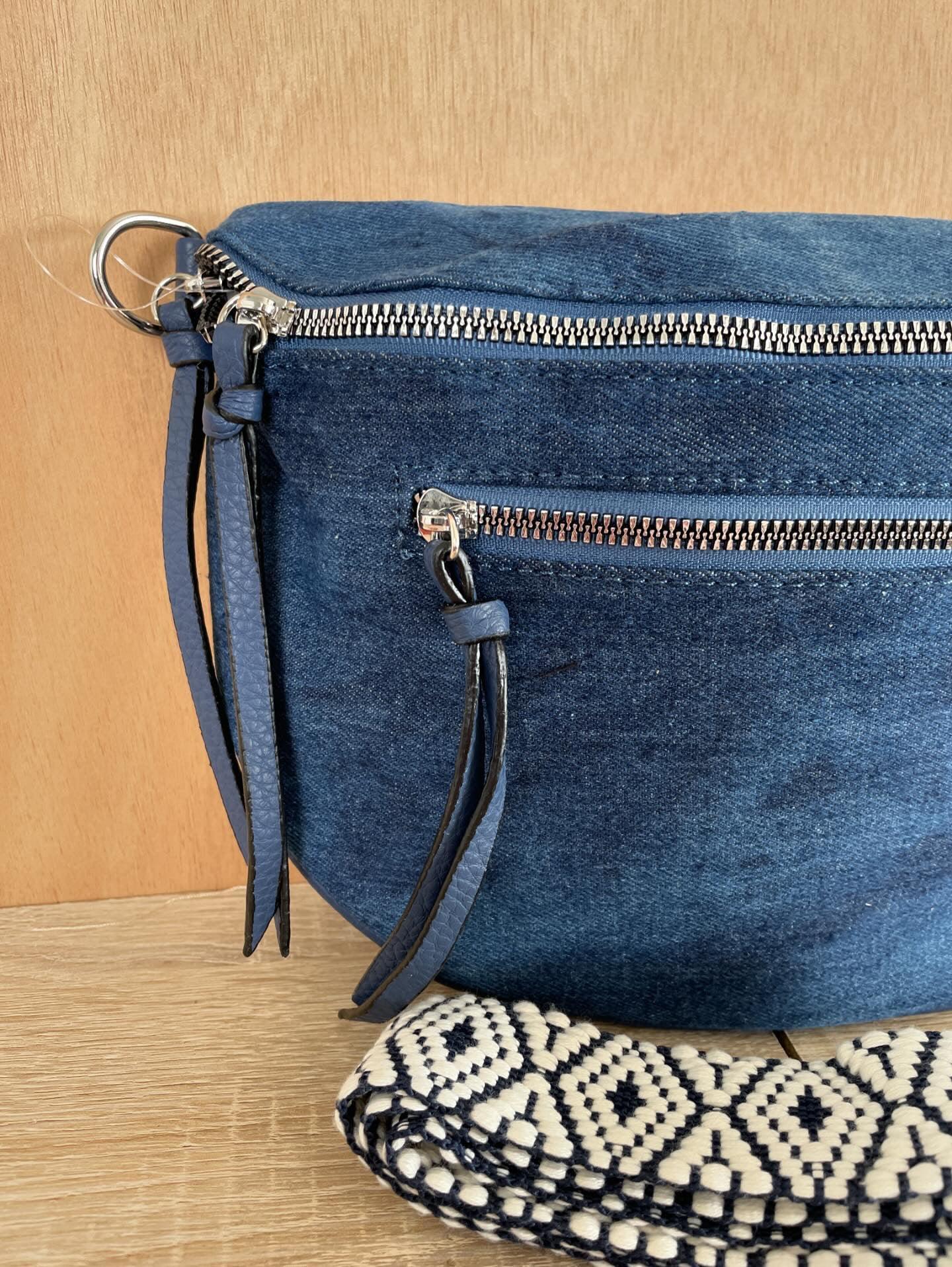 Sac banane en tissu jean bleu foncé 2 poches - Le Petit Placard