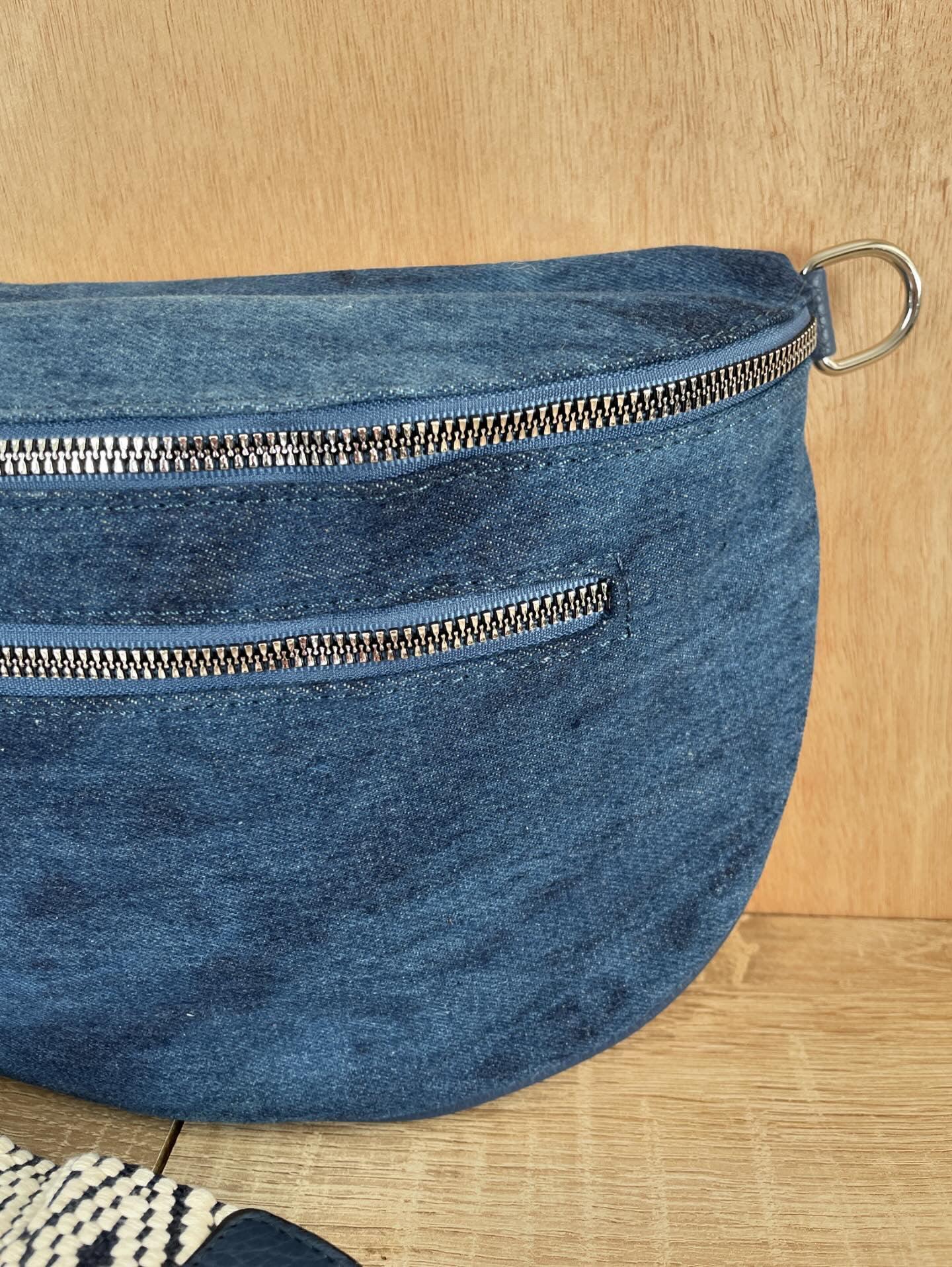 Sac banane en tissu jean bleu foncé 2 poches - Le Petit Placard