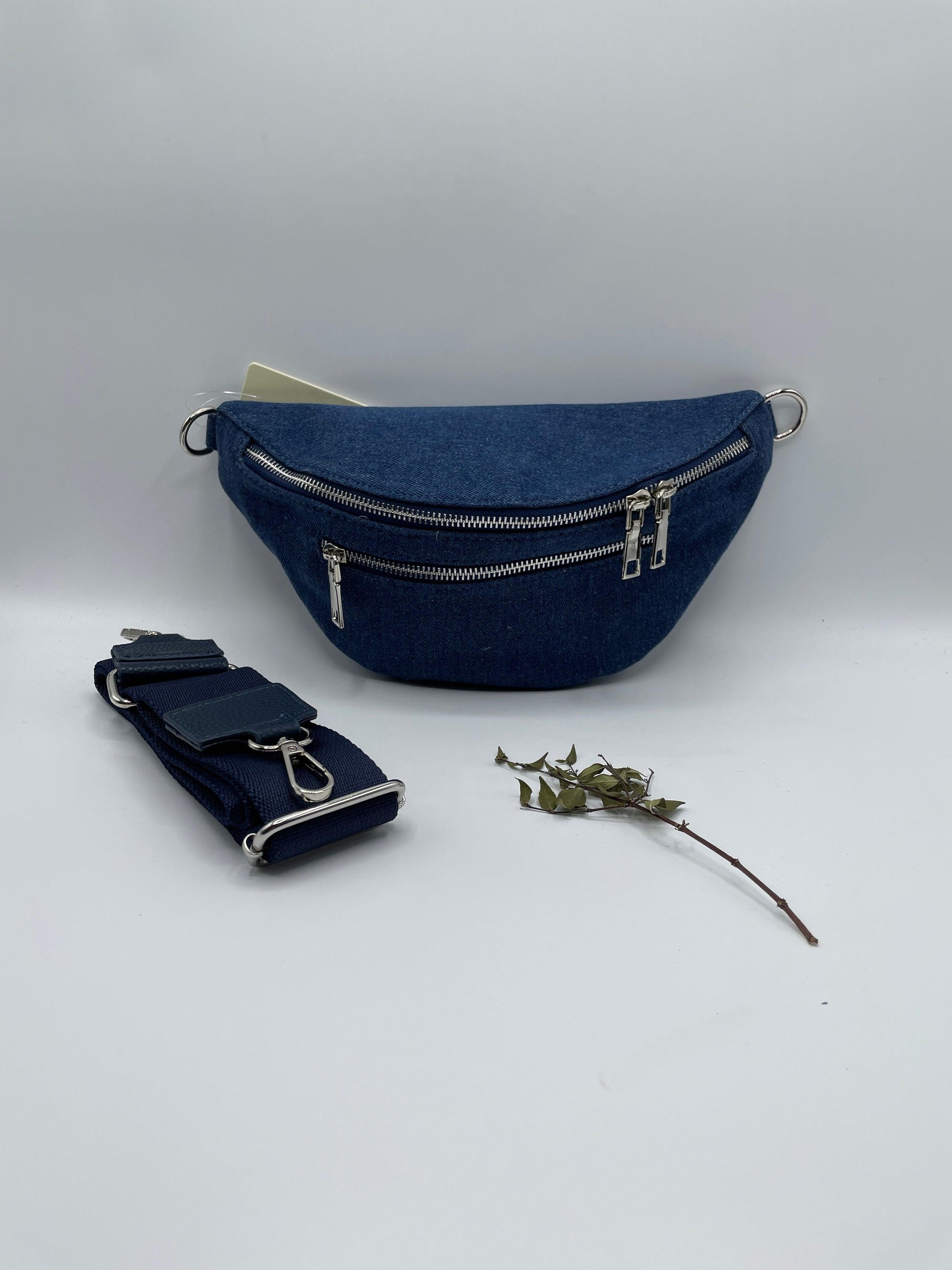 Sac banane en tissu matiere jean bleu foncé 2 poches - Le Petit Placard