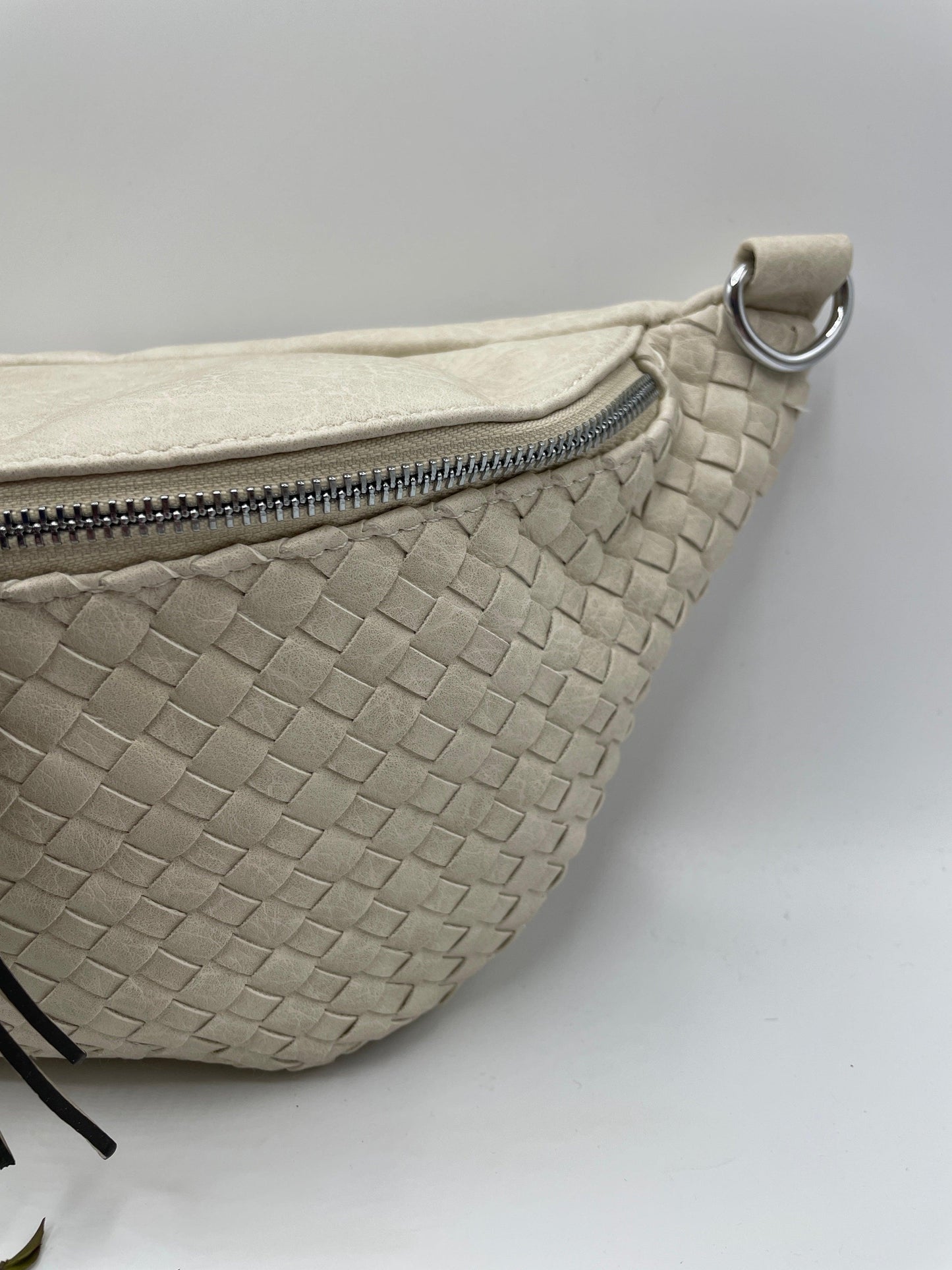 Sac banane simili cuir beige effet tressage bandoulière fantaisie - Le Petit Placard