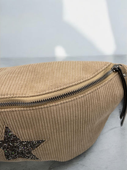 Sac banane taupe en velours côtelé avec étoile en strass - Le Petit Placard