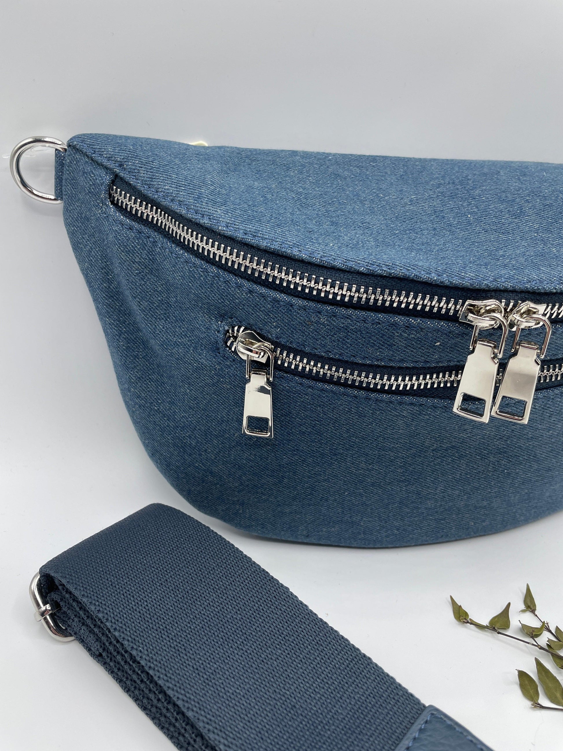 Sac banane tissu jean bleu foncé 2 poches - Le Petit Placard