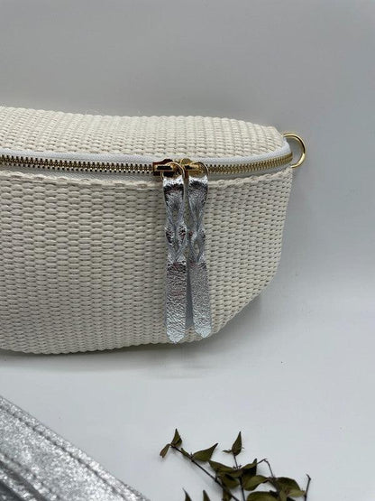 Sac banane tressé bandouliere cuir beige argent - Le Petit Placard