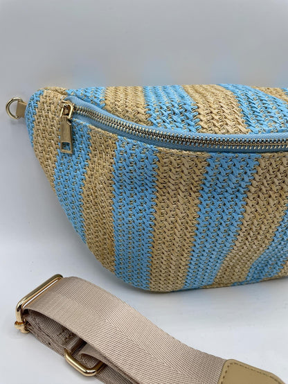 Sac banane tressé raphia beige et bleu - Le Petit Placard