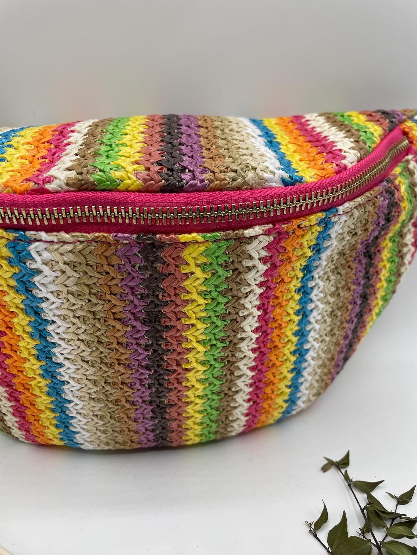 Sac banane tressé raphia beige et multicolore - Le Petit Placard