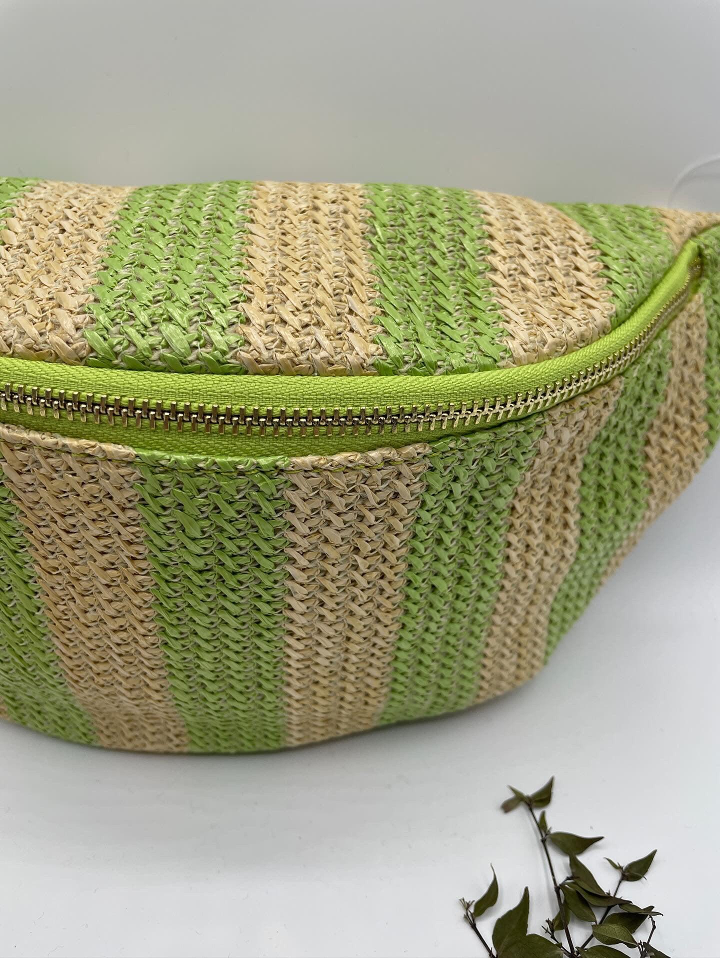 Sac banane tressé raphia beige et vert - Le Petit Placard