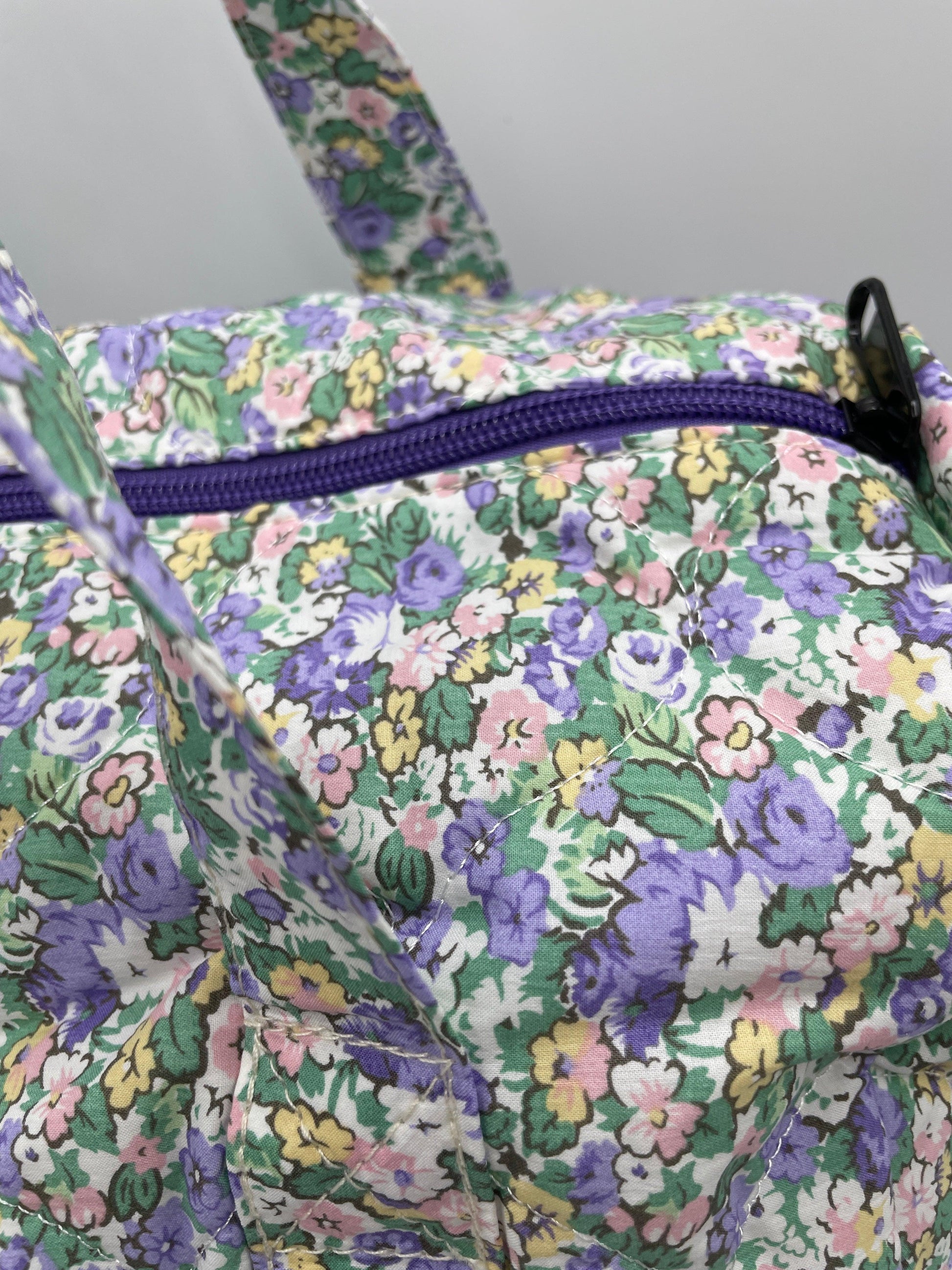 Sac polochon en coton matelassé liberty violet - Le Petit Placard