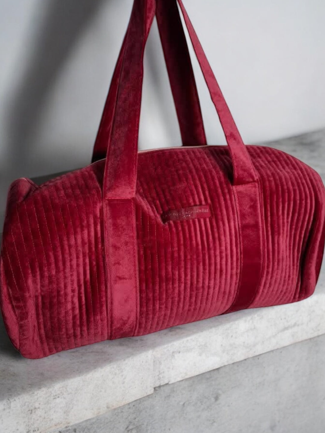 Sac polochon en coton velours matelassé fuschia 'la ptite cachotiere' - Le Petit Placard