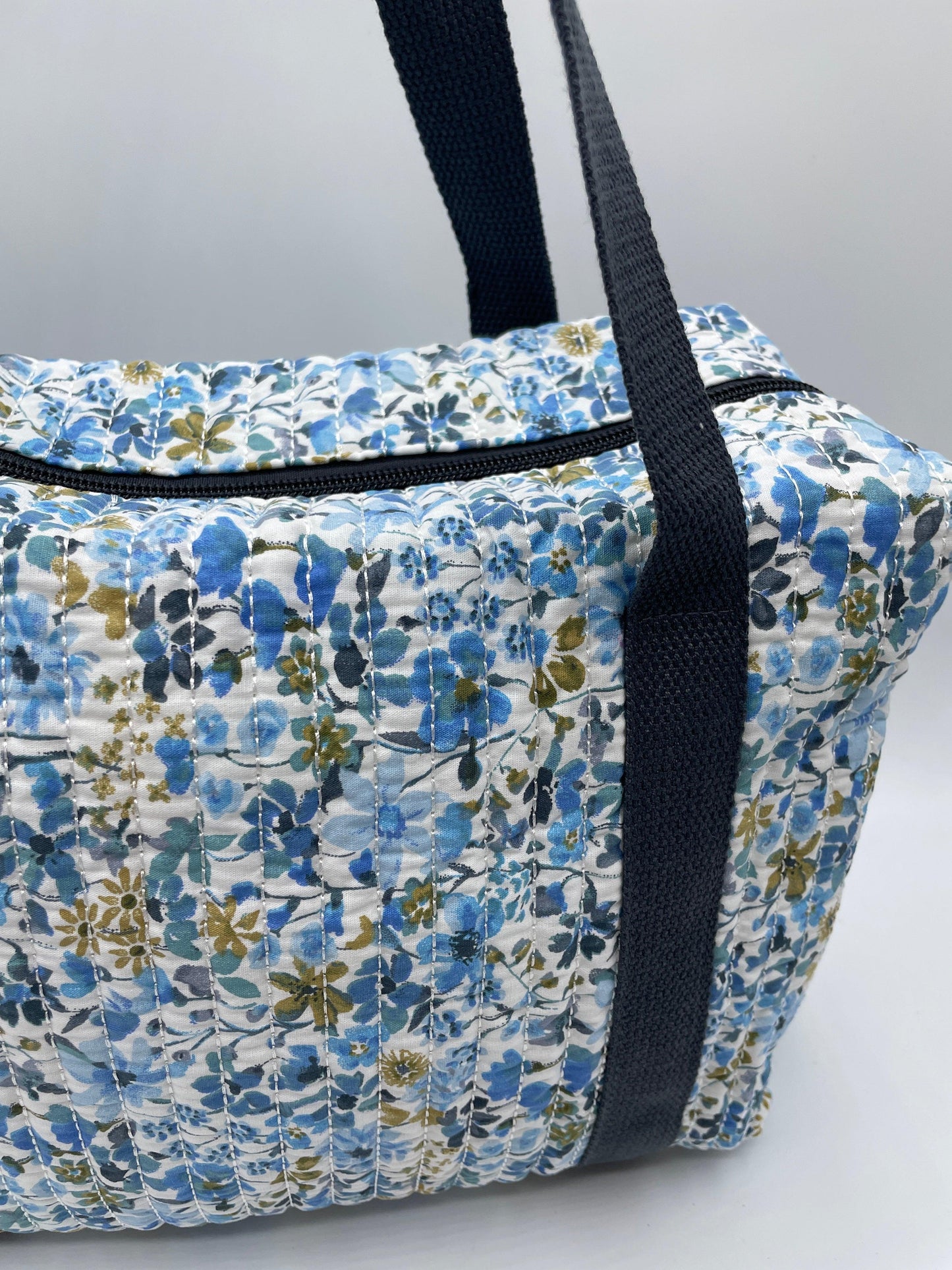 Sac week end voyage coton matelassé liberty bleu foncé - Le Petit Placard