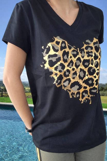 T-shirt noir léopard femme – vue portée – Le Petit Placard
